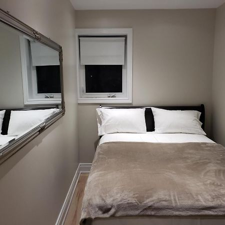 Toronto Rooms And Suites Luaran gambar