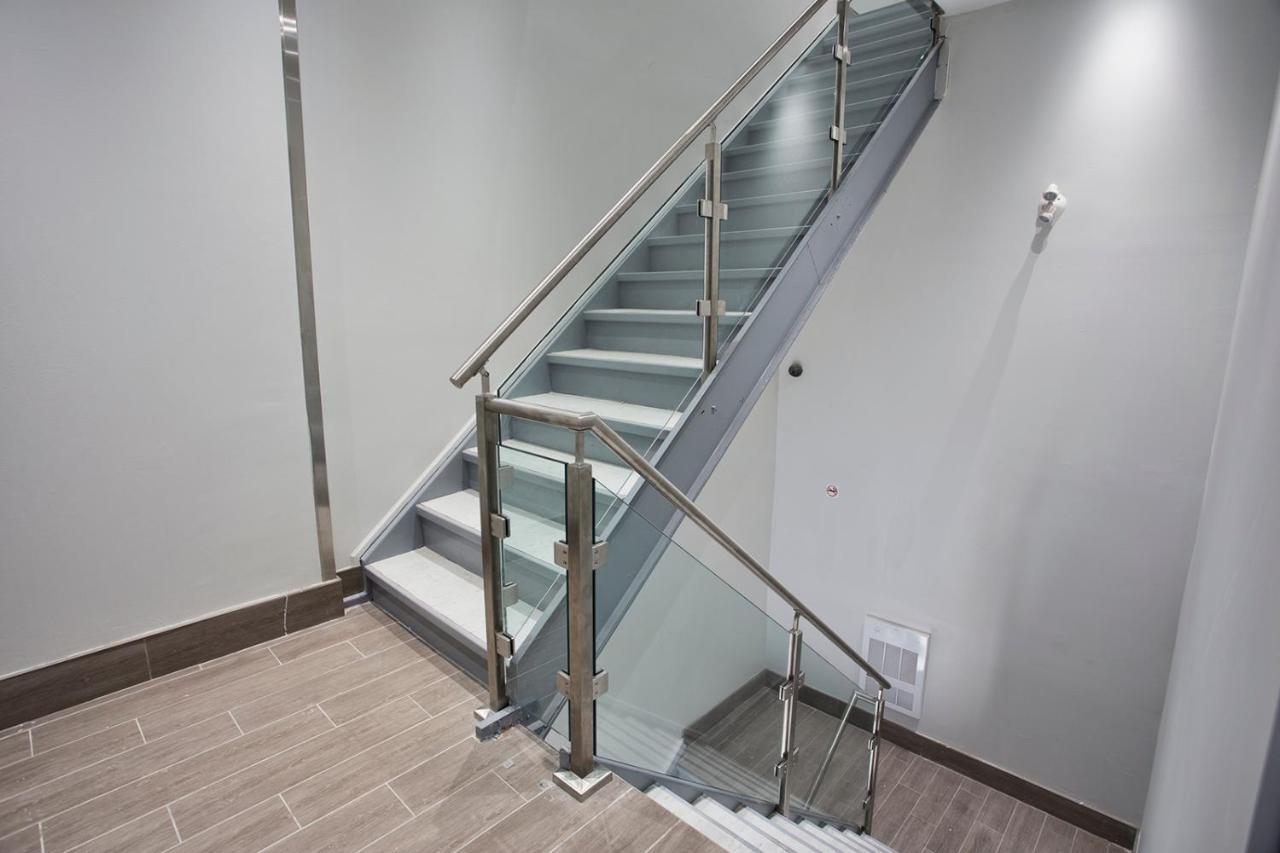 Toronto Rooms And Suites Luaran gambar