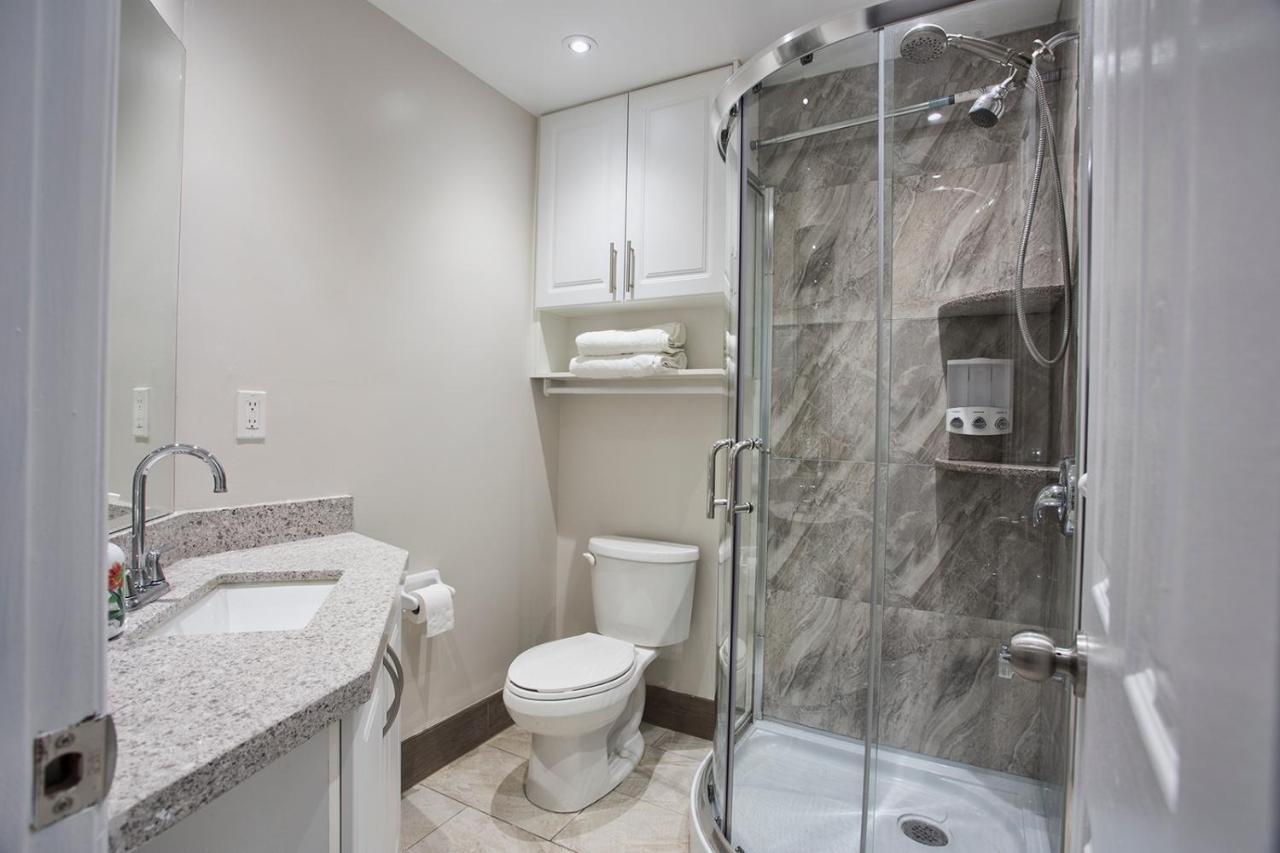 Toronto Rooms And Suites Luaran gambar