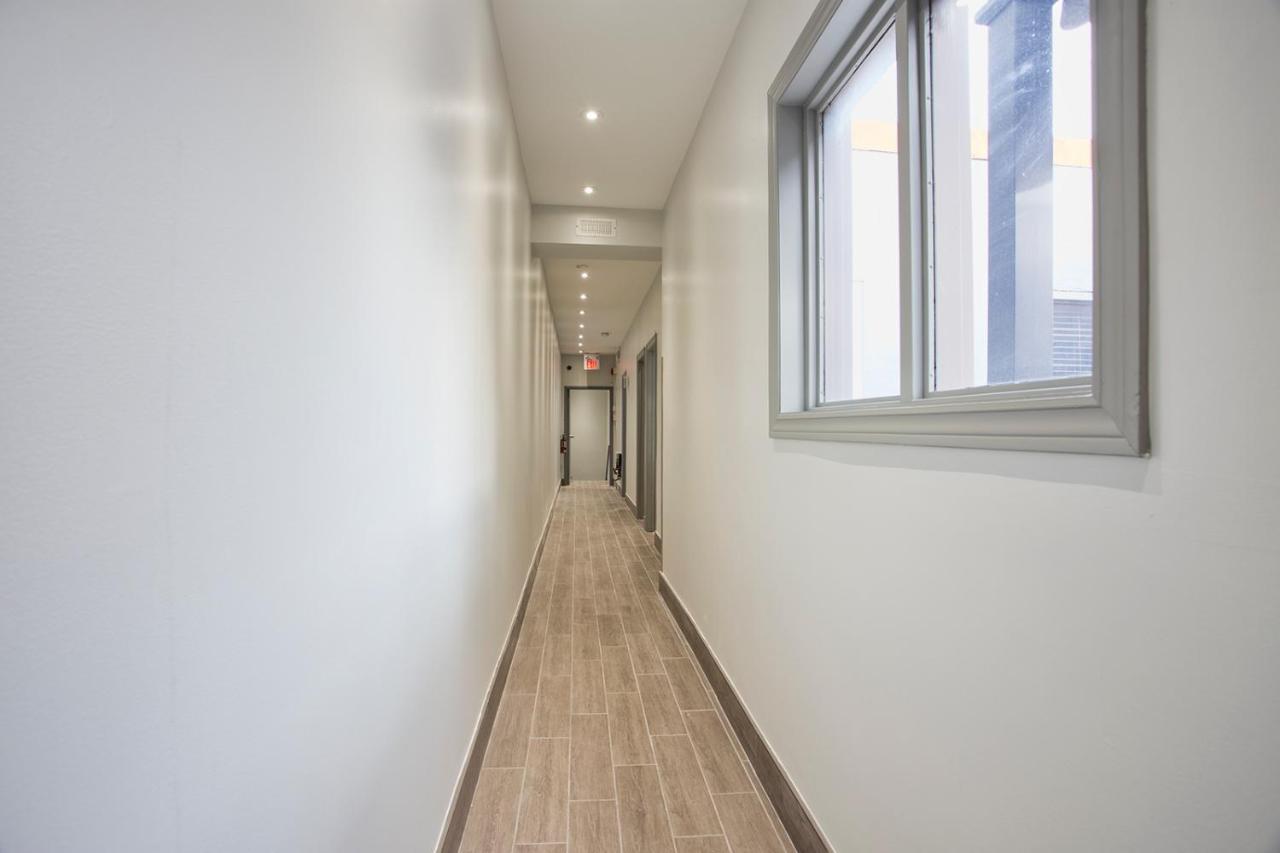 Toronto Rooms And Suites Luaran gambar