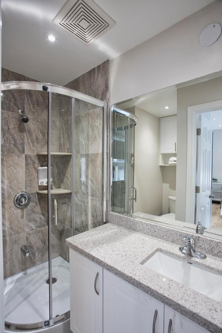 Toronto Rooms And Suites Luaran gambar