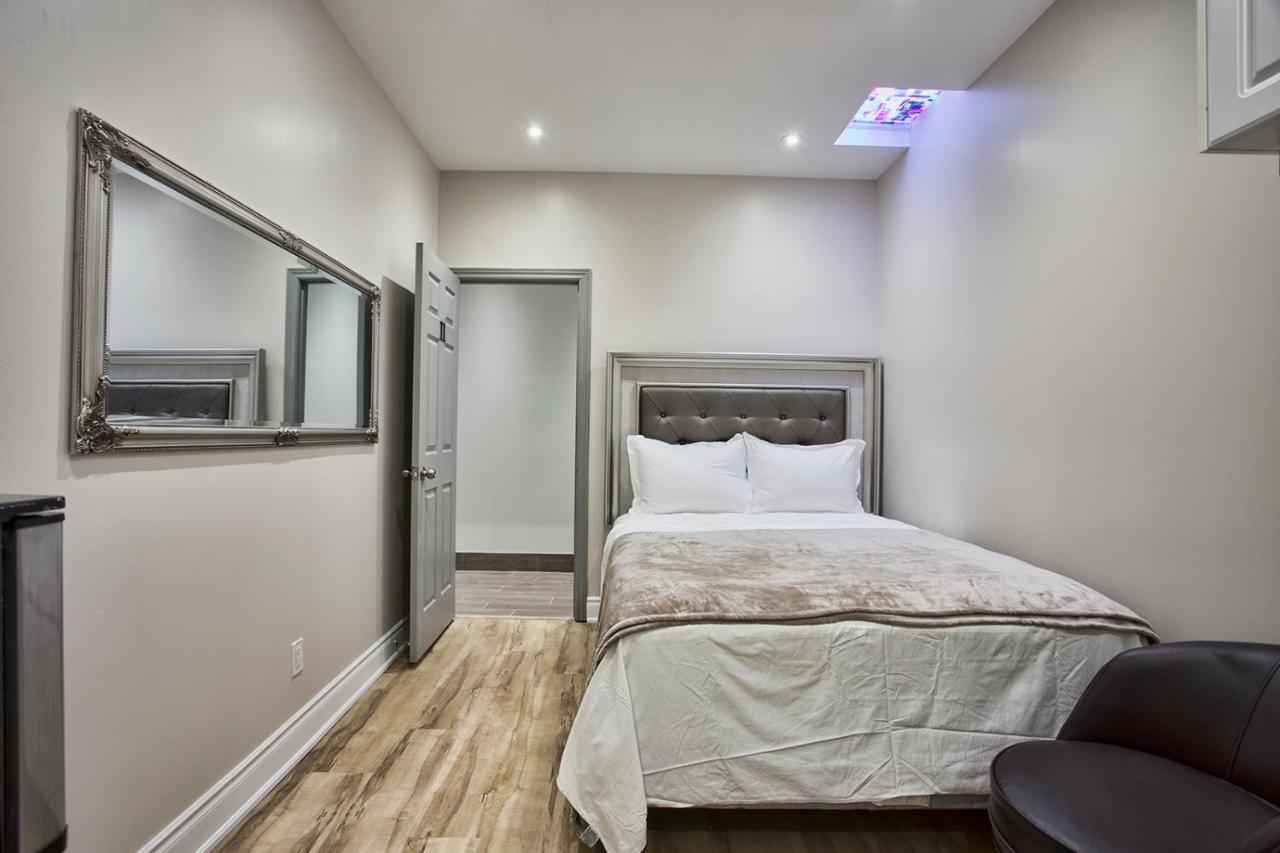 Toronto Rooms And Suites Luaran gambar