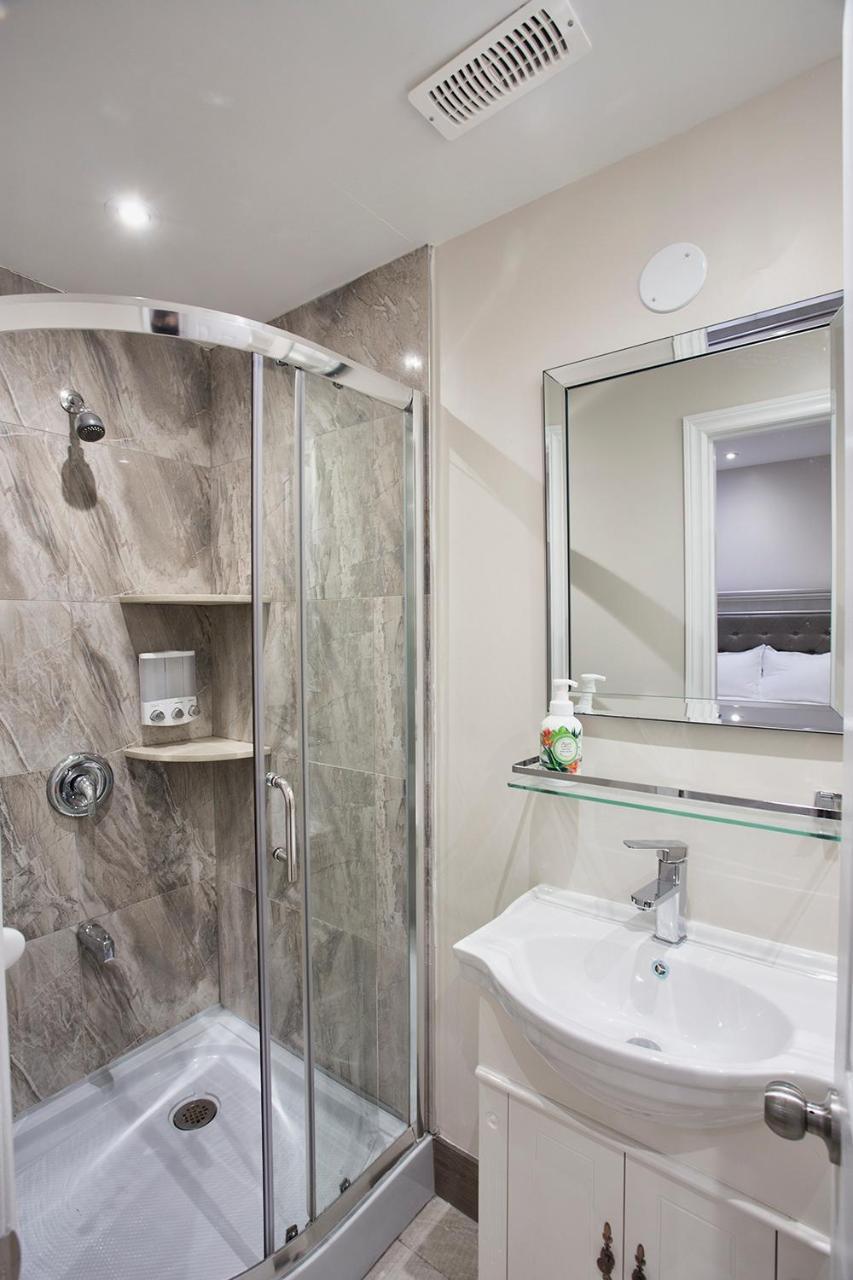 Toronto Rooms And Suites Luaran gambar