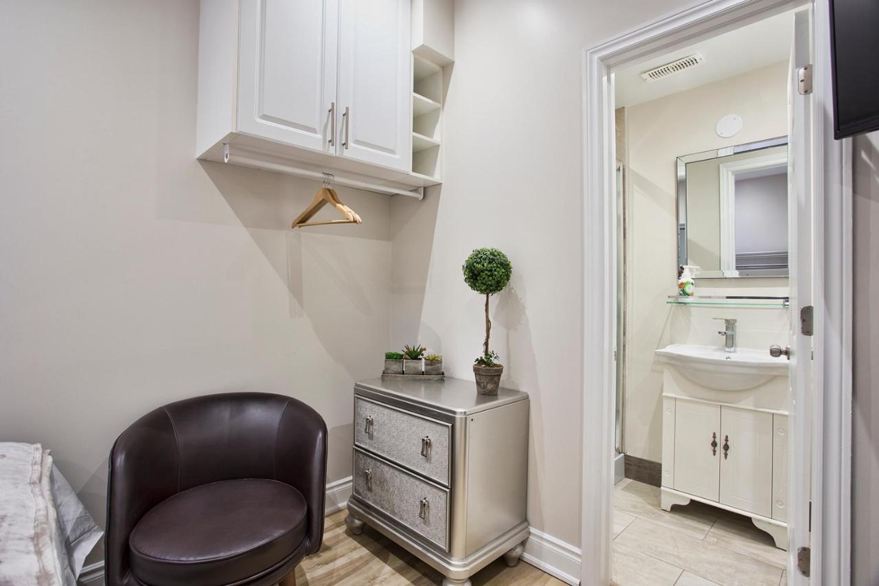 Toronto Rooms And Suites Luaran gambar