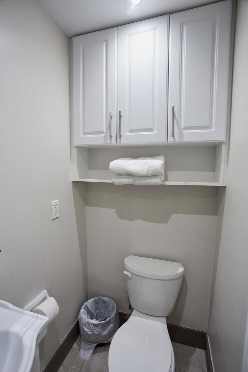 Toronto Rooms And Suites Luaran gambar