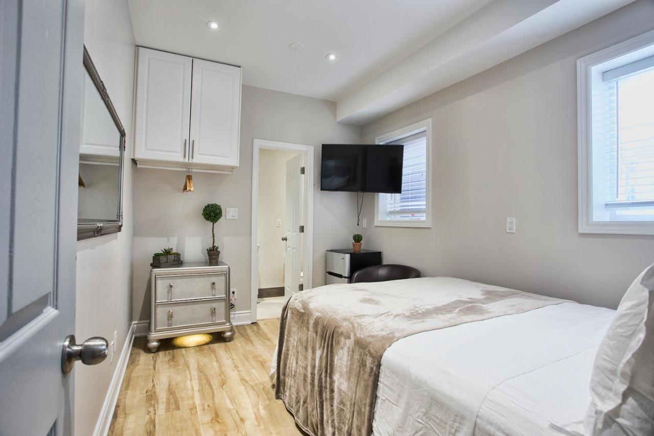 Toronto Rooms And Suites Luaran gambar