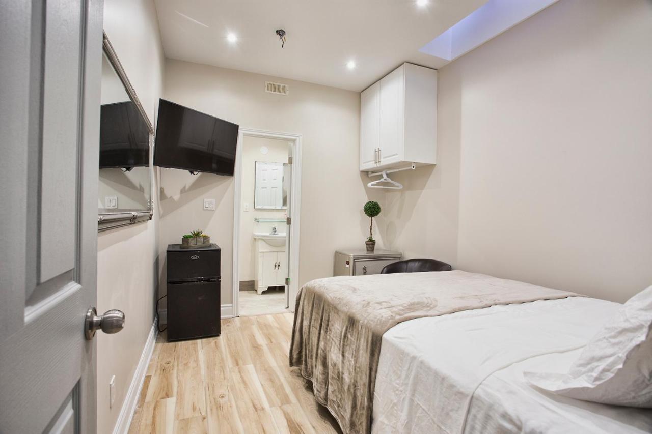 Toronto Rooms And Suites Luaran gambar