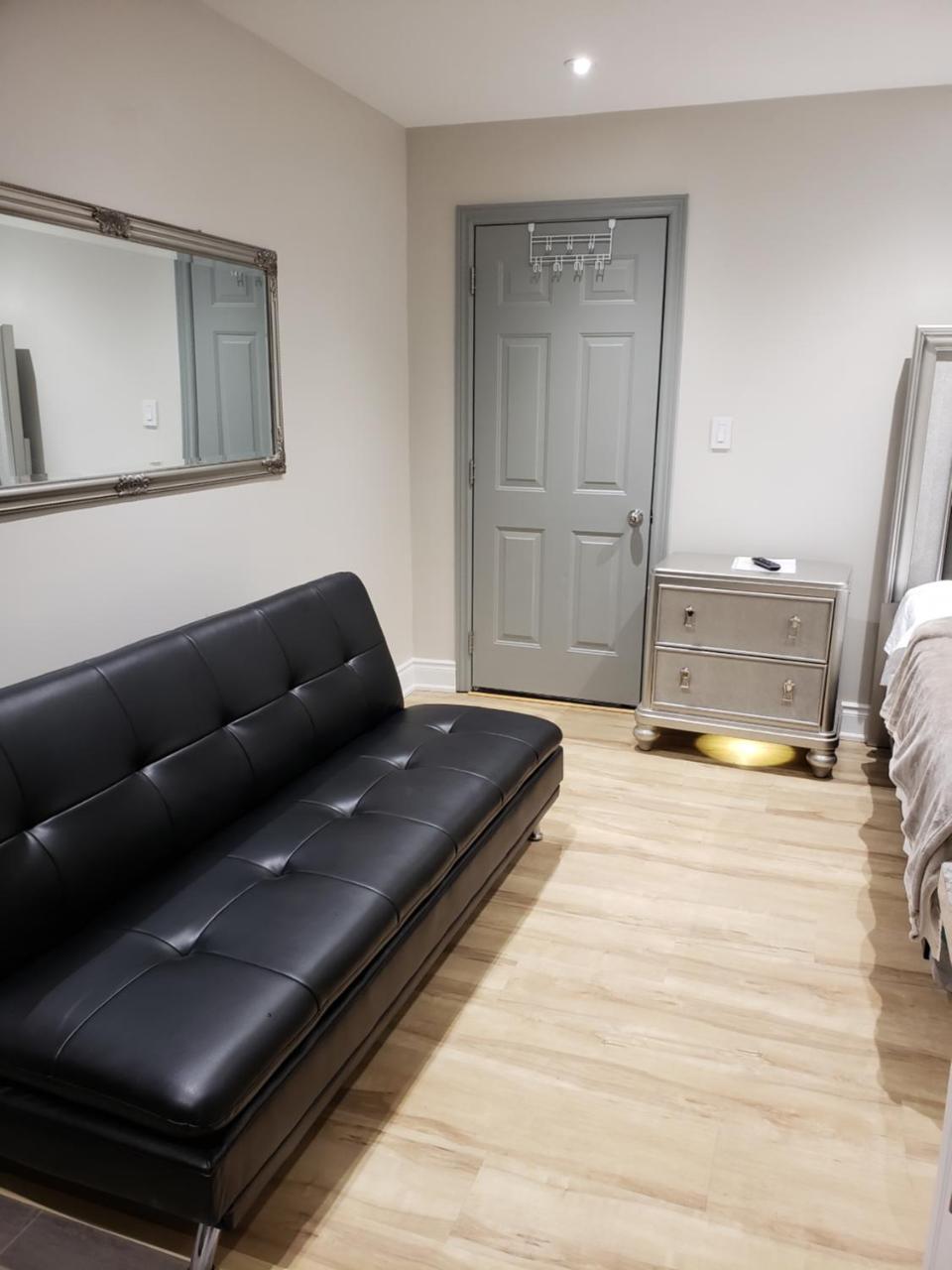 Toronto Rooms And Suites Luaran gambar